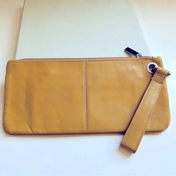 HOBO Handbags - NWOT Vintage Hobo International Large Wristlet/Clutch